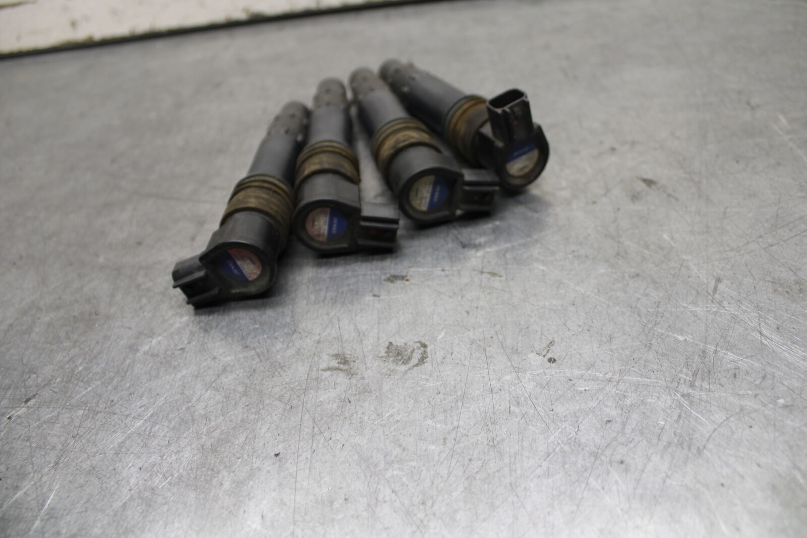 05-06 SUZUKI GSXR1000 IGNITION COILS COIL SPARK PLUG CAPS 33410-35F10 BB677