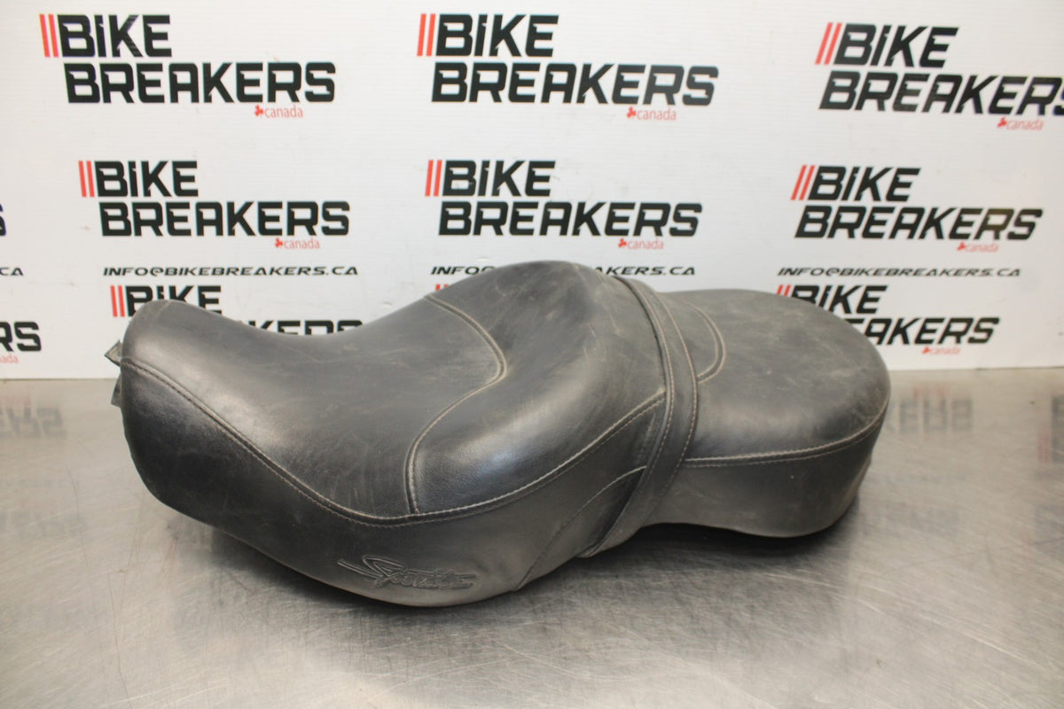 08 HARLEY-DAVIDSON SPORTSTER 1200 FRONT REAR SEAT SADDLE BB794
