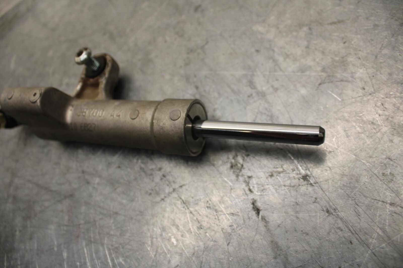 2006 Suzuki GSXR750 STEERING DAMPER STABILIZER 51410-01H10 BB40