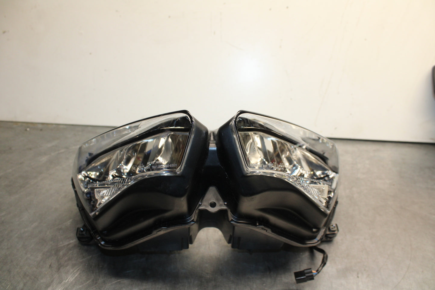 19-23 KAWASAKI NINJA ZX6R FRONT HEADLIGHT HEAD LIGHT LAMP BB749