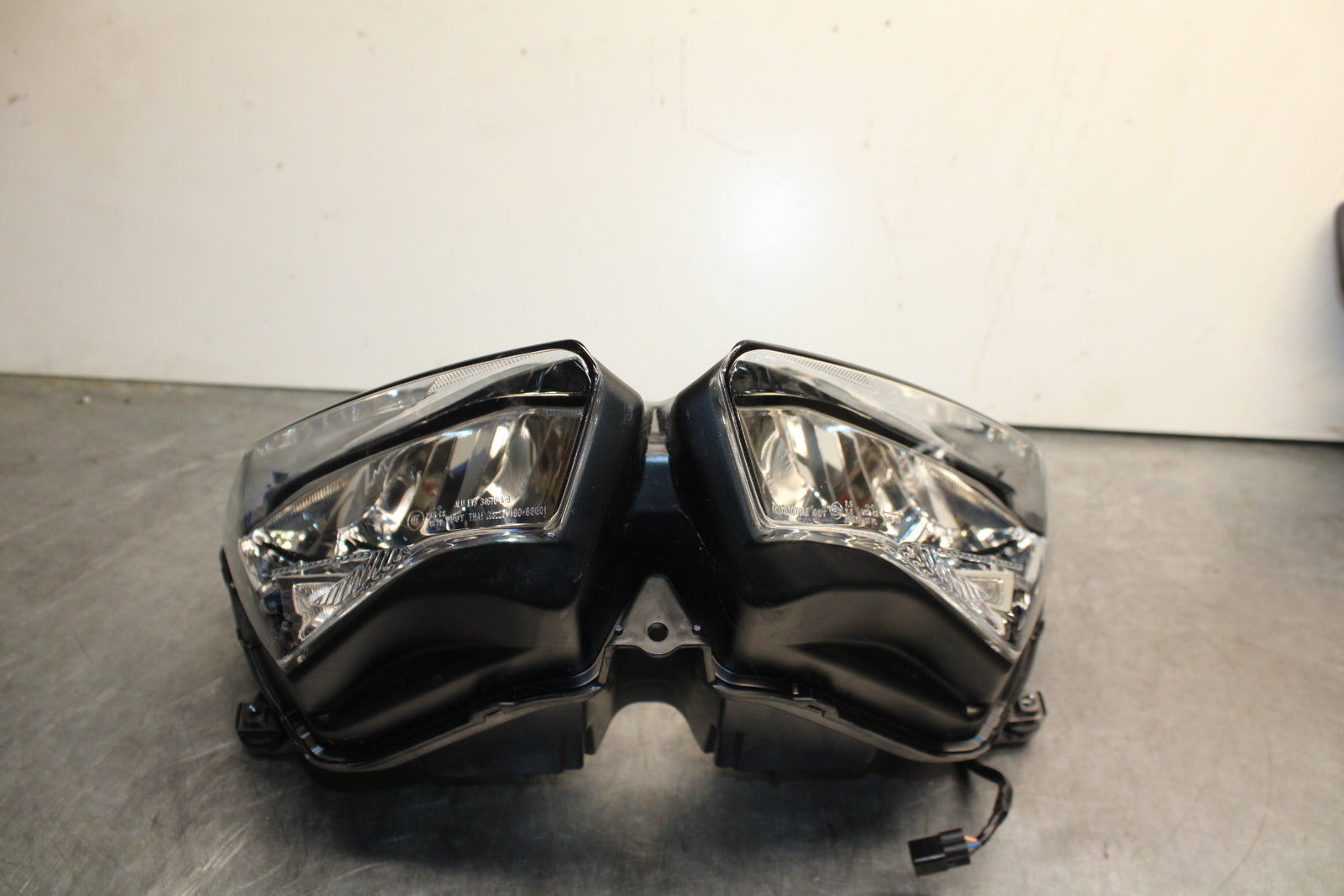 19-23 KAWASAKI NINJA ZX6R FRONT HEADLIGHT HEAD LIGHT LAMP BB749