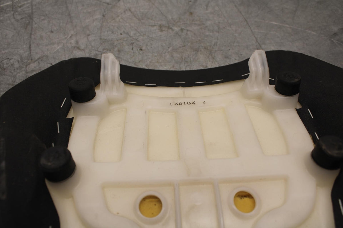 2017 Suzuki GSXR600 FRONT DRIVERS SEAT  SADDLE PILLION 45100-14J10-DW2 #B BB527