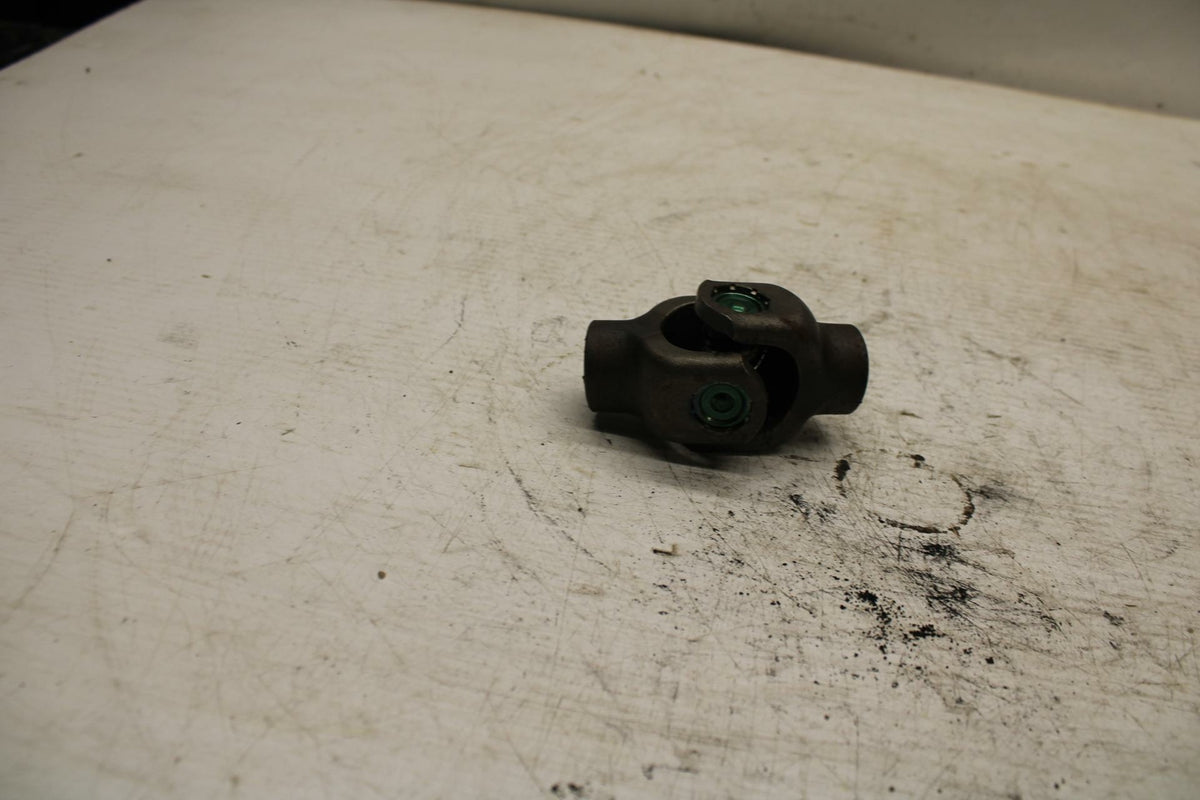 04-06 HONDA SHADOW 750 VT750C U UNIVERSAL JOINT GEAR BB360