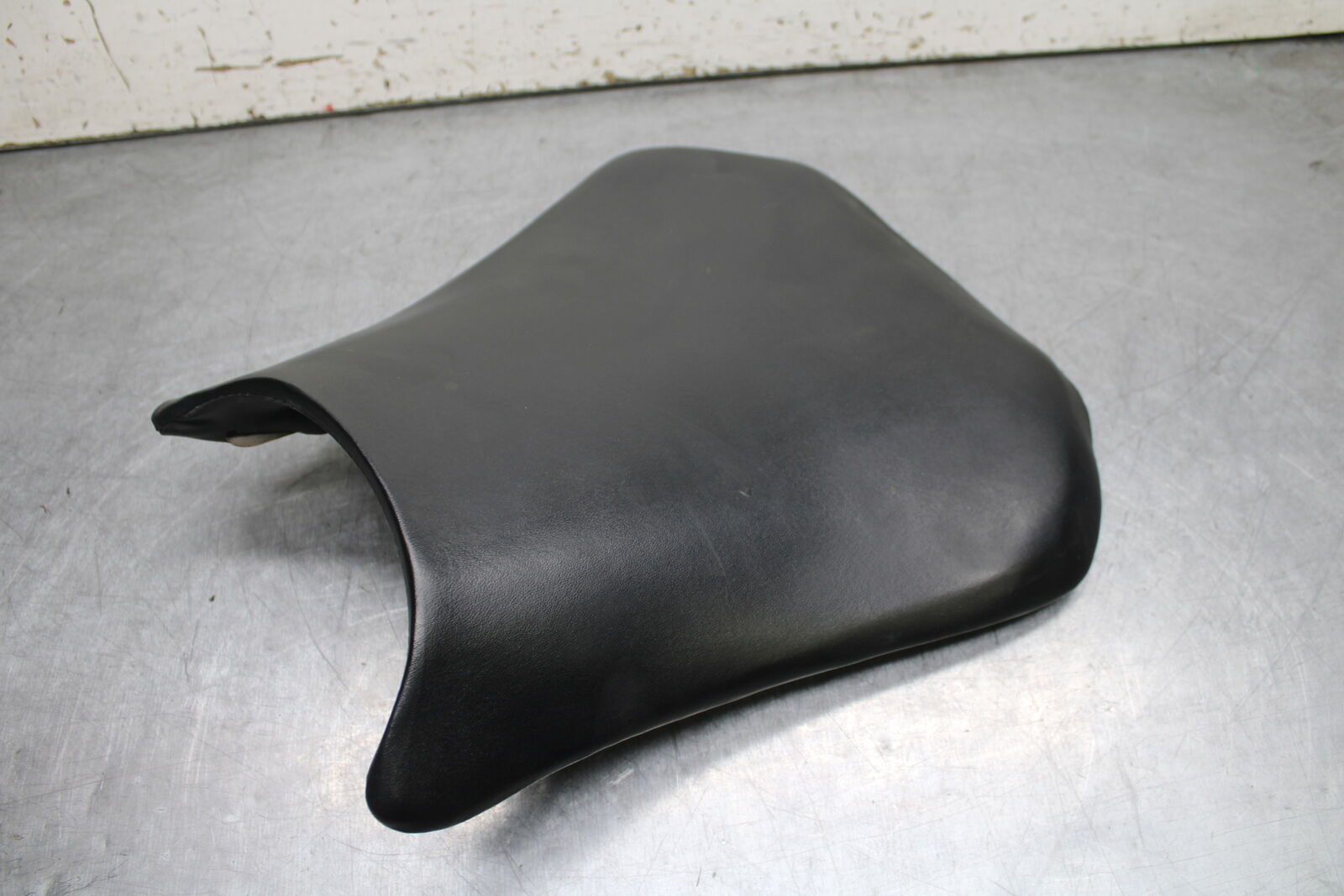 05-06 HONDA CBR600RR FRONT DRIVERS SEAT PAD SADDLE PILLION BB727