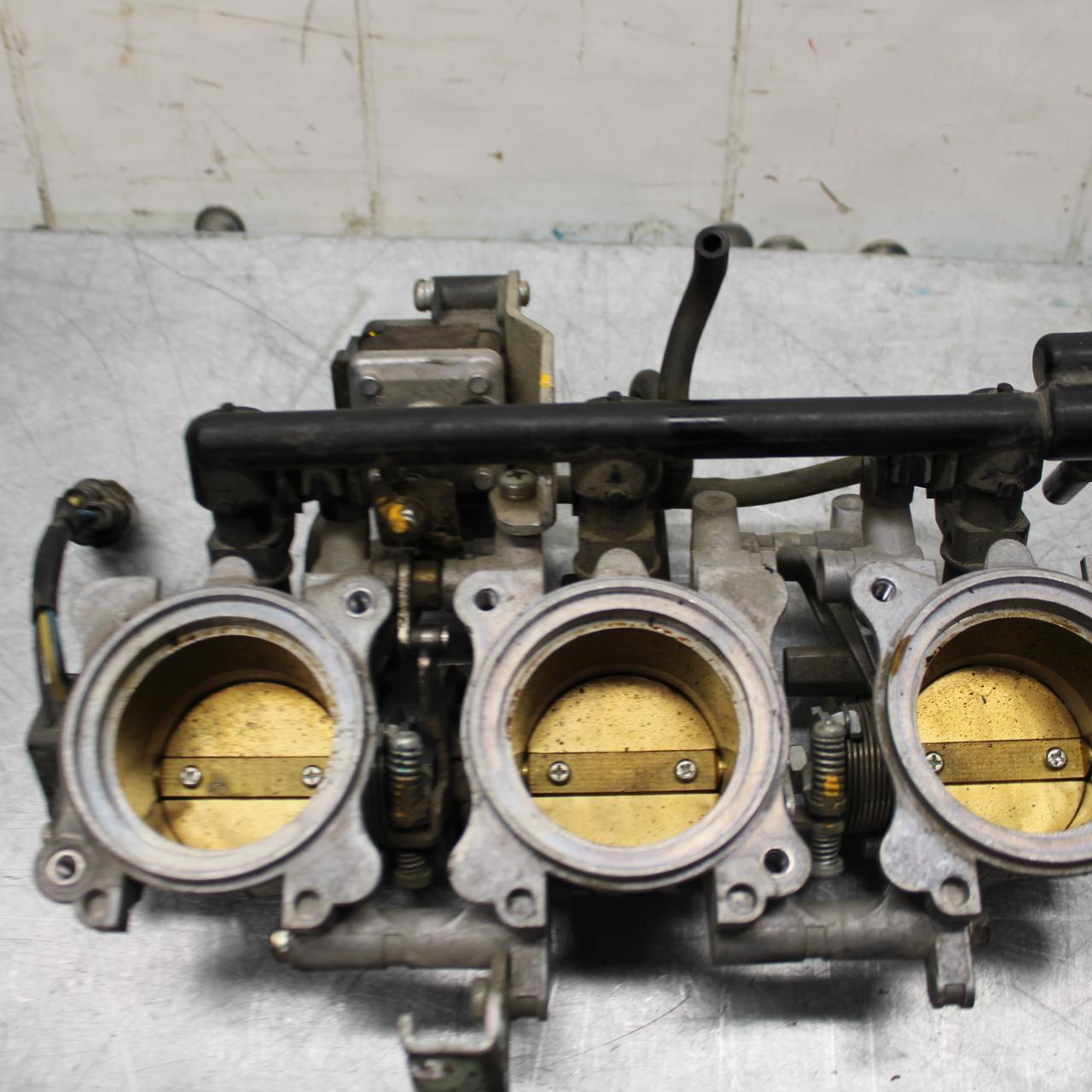 06-07 TRIUMPH DAYTONA 675 DAYTONA 675 MAIN FUEL INJECTORS / THROTTLE BODIES BB44