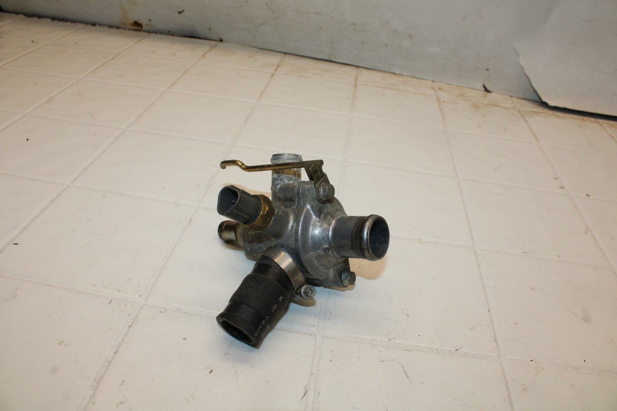 00-01 HONDA RVT1000R RC51 THERMOSTAT W HOUSING ASSEMBLY BB03b