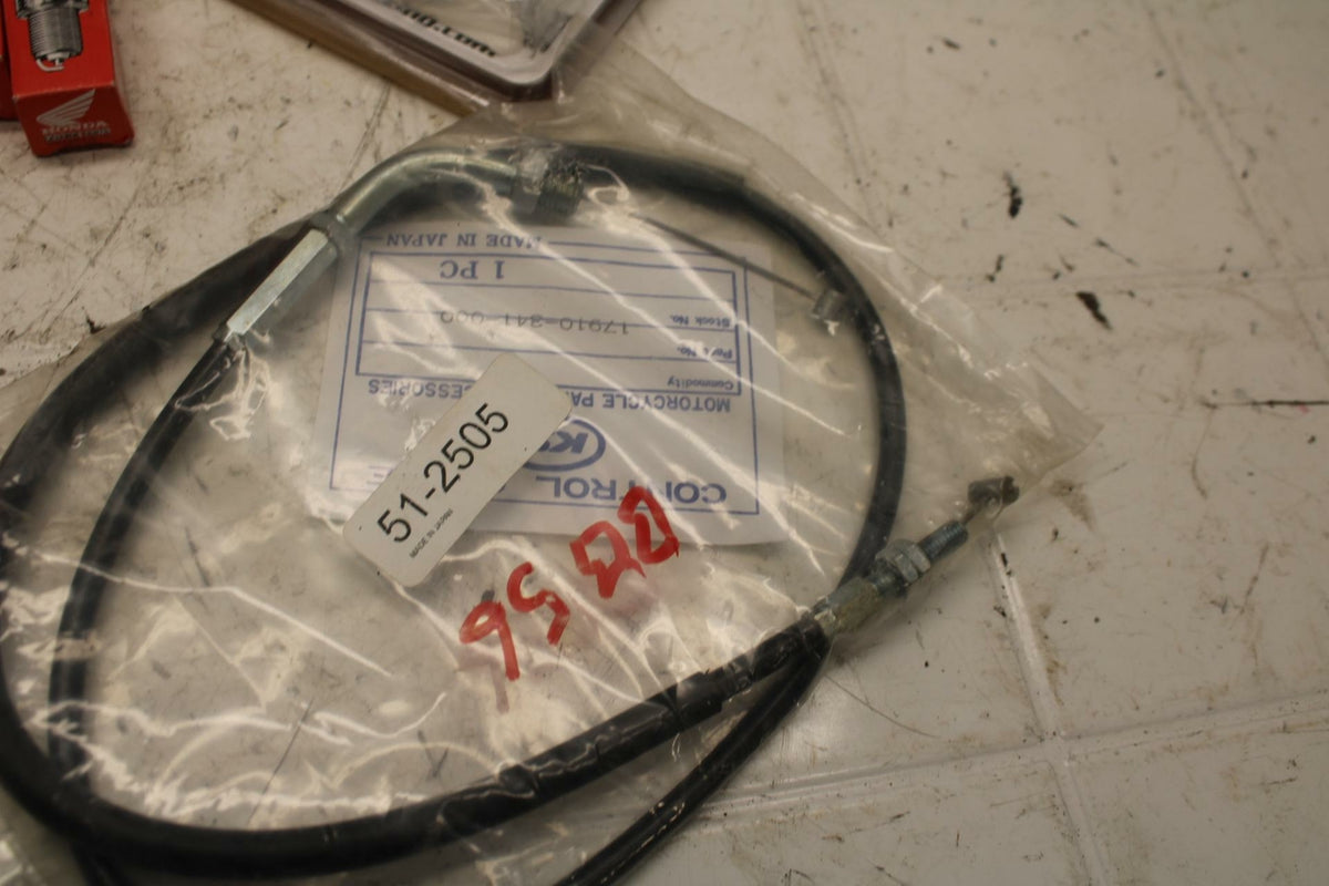 72 HONDA CB500 K1 POINTS SPARK PLUG  LEFTOVERS BB24