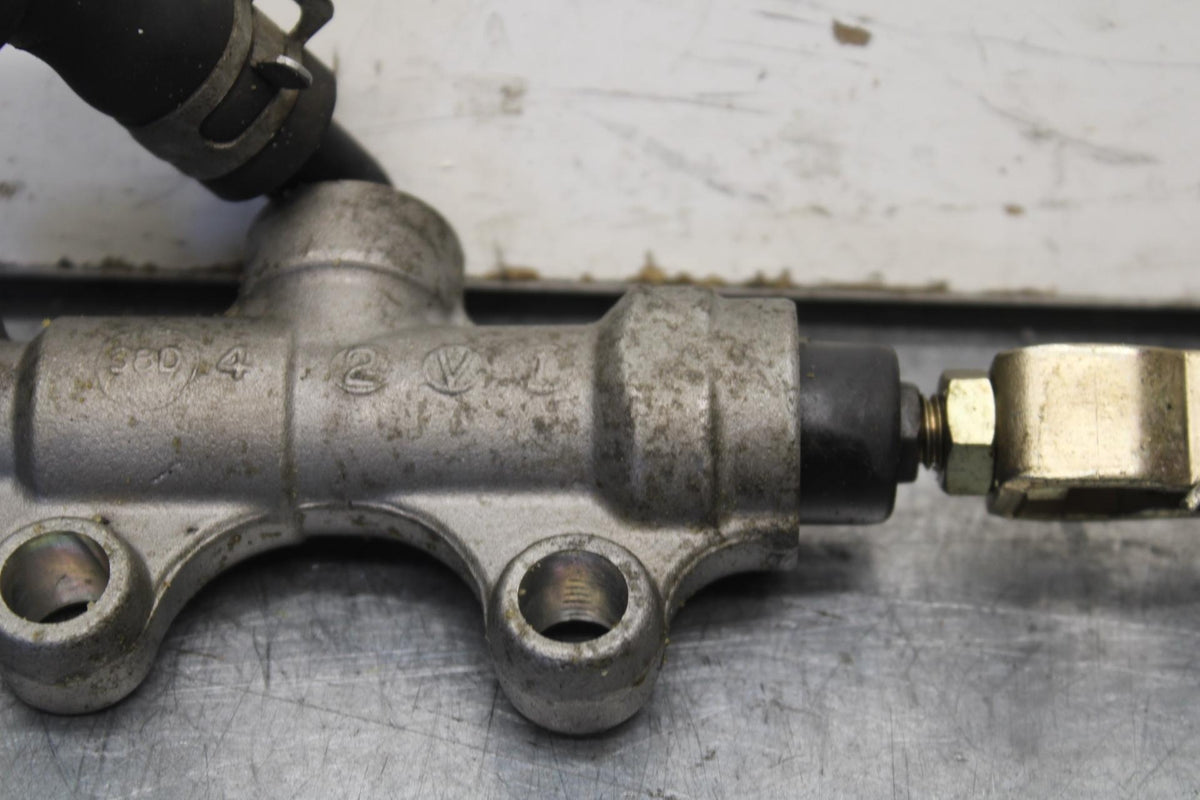 03 KAWASAKI NINJA ZX6RR ZX600K REAR BACK BRAKE MASTER CYLINDER W RESERVOIR BB105