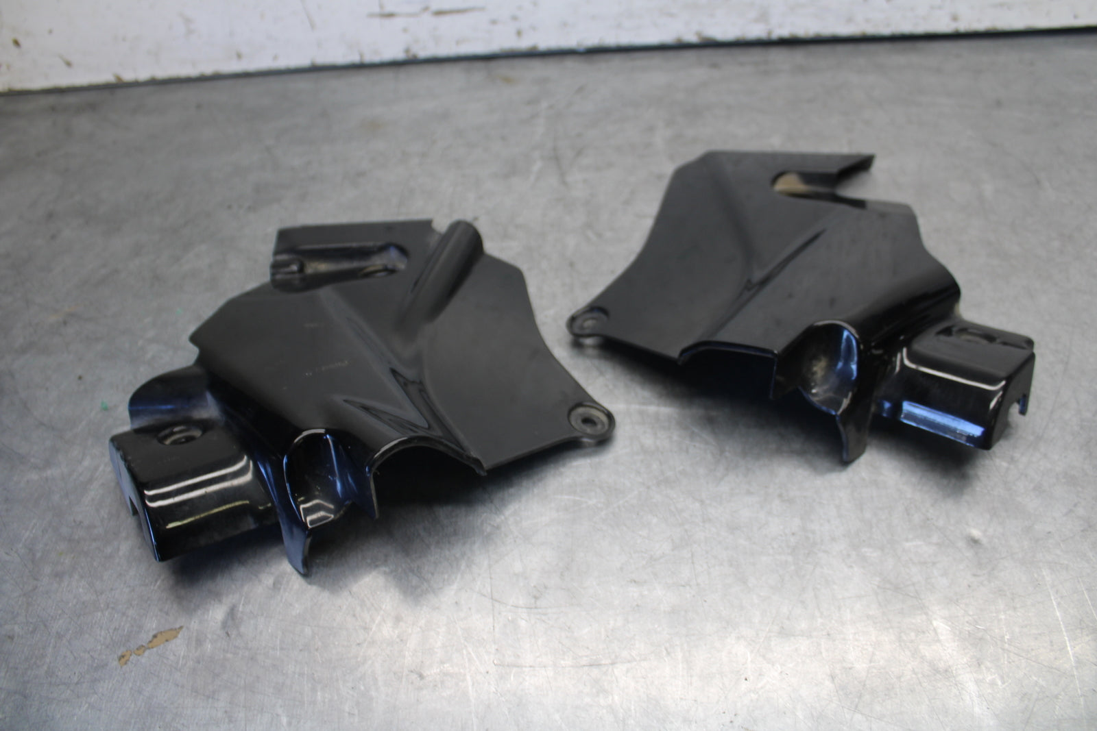 05-06 YAMAHA ROYAL STAR FRAME COVER COWL BB697