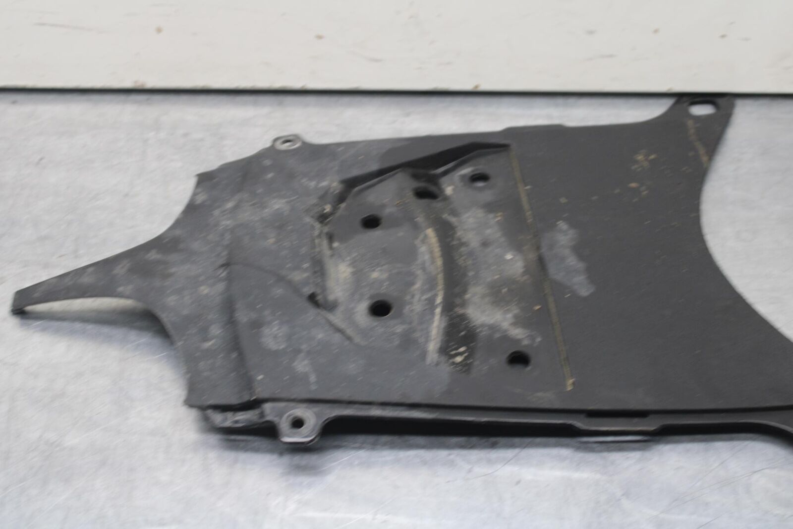 2011 Suzuki GSXR600 REAR BACK TAIL UNDERTAIL FAIRING COWL FENDER BB605