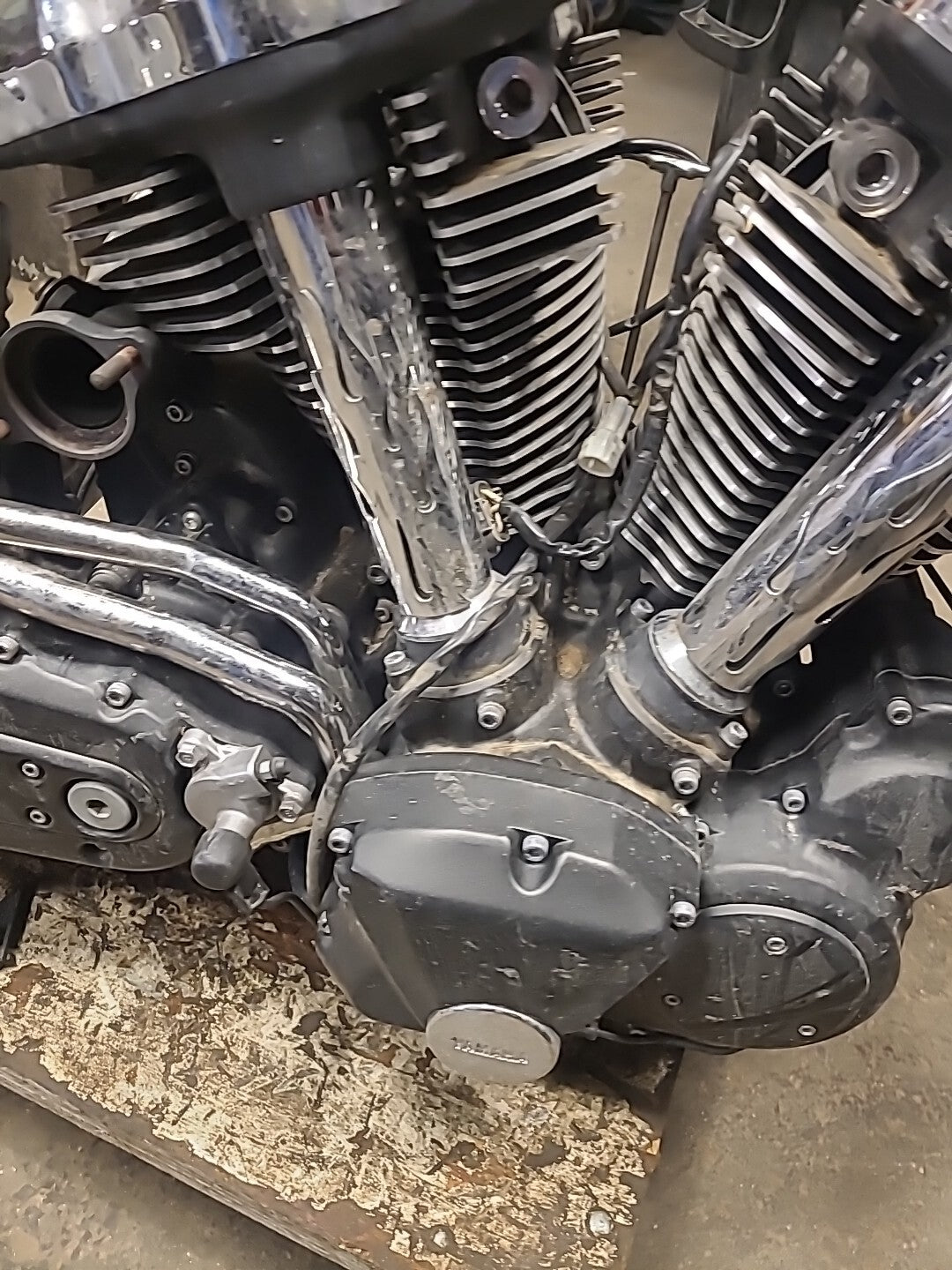 06-14 YAMAHA ROADLINER S XV1900S ENGINE MOTOR BB619