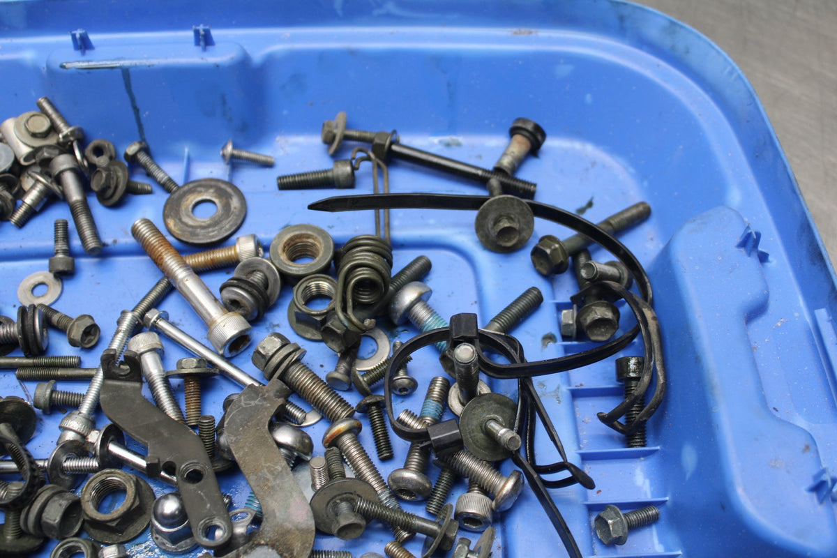 2006 Suzuki Boulevard C90  BOLTS HARDWARE MOTOR SCREWS BB849