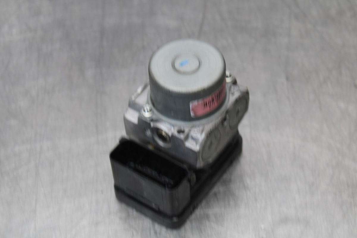 24-25 KAWASAKI NINJA ZX4R ABS PUMP UNIT MODULE BB174