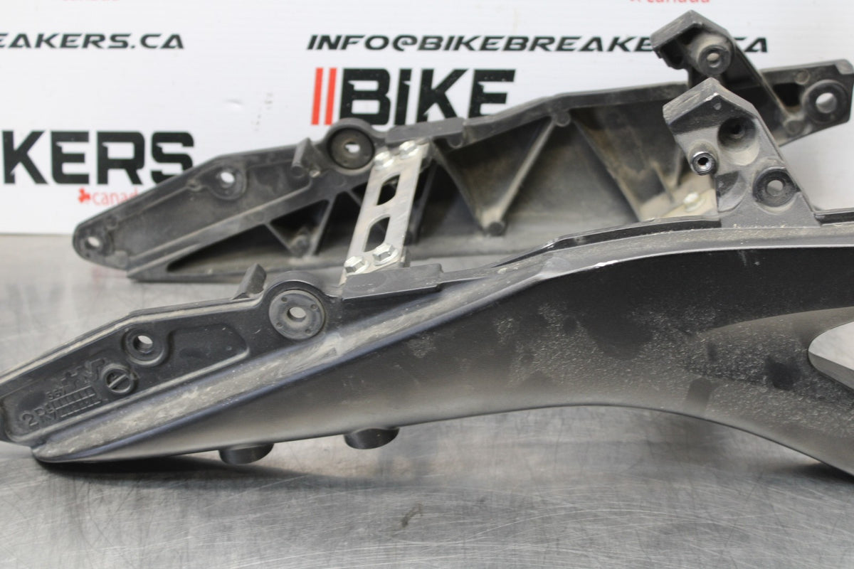 06-07 SUZUKI GSXR 600 FRONT SUBFRAME SUB FRAME BB178