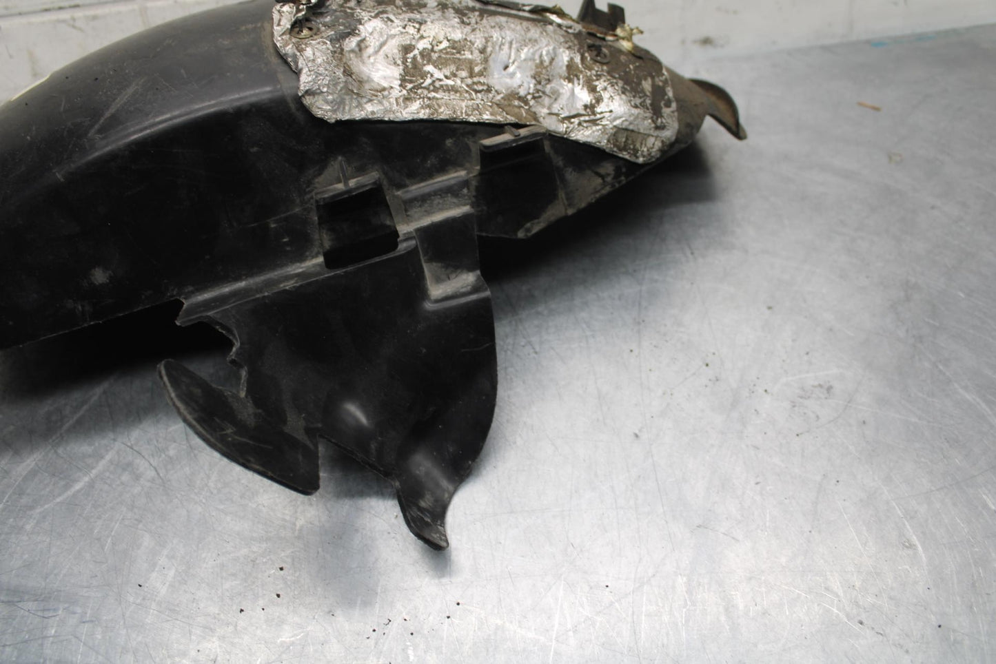 85-88 HONDA NS400R NC19 NSR400 NS400RG INNER REAR BACK FENDER MUD GUARD BB32