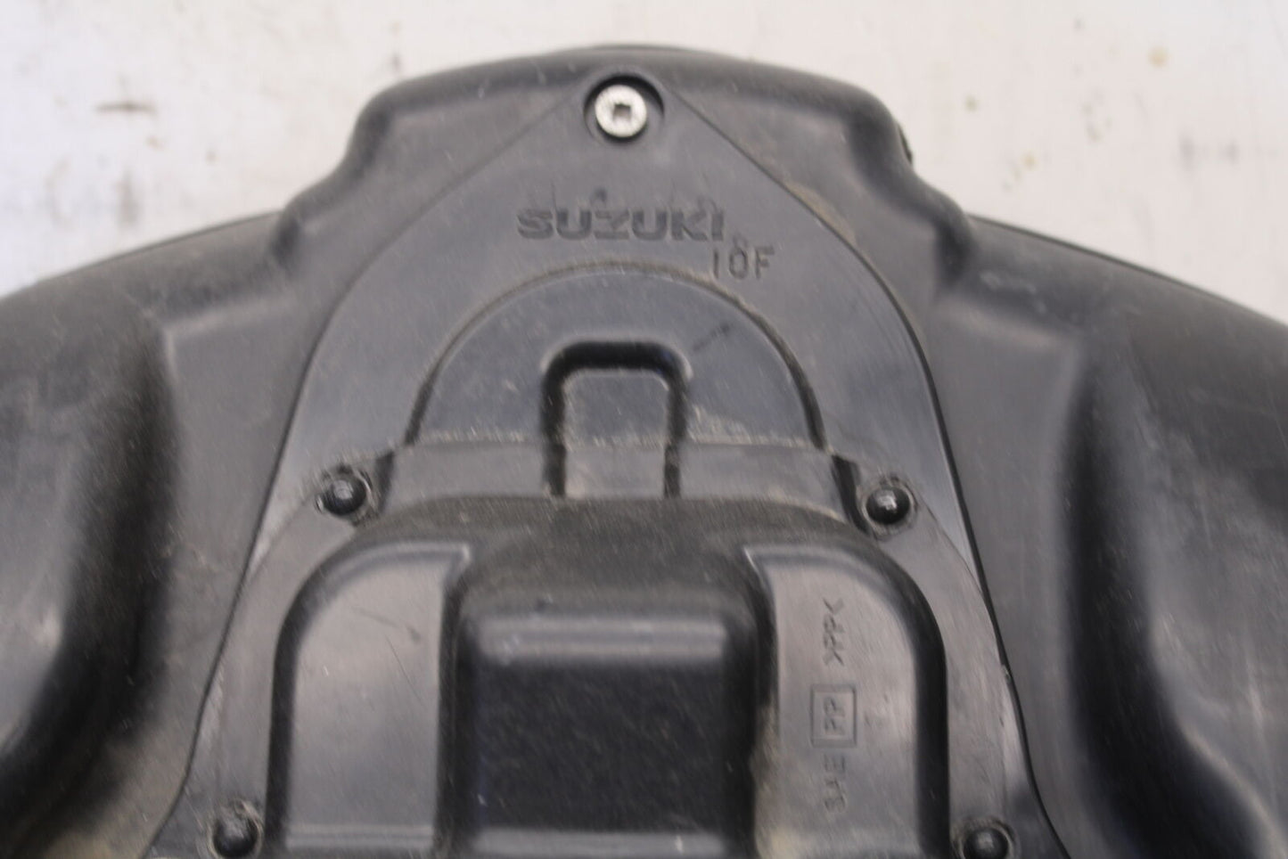 05-09 SUZUKI BOULEVARD C90 AIRBOX AIR INTAKE FILTER BOX BB692