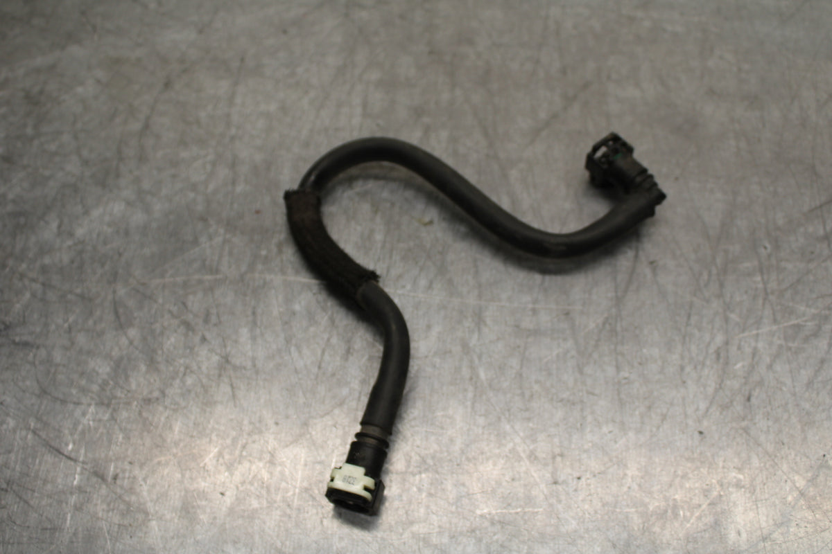 22-24 YAMAHA XSR900 FUEL HOSE GAS LINE TUBE PIPE BB710