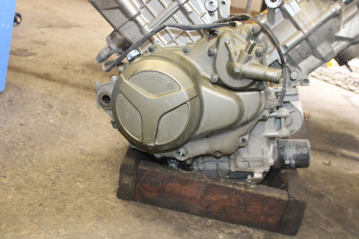98-05 HONDA SUPER HAWK 1000 VTR1000F ENGINE MOTOR BB924