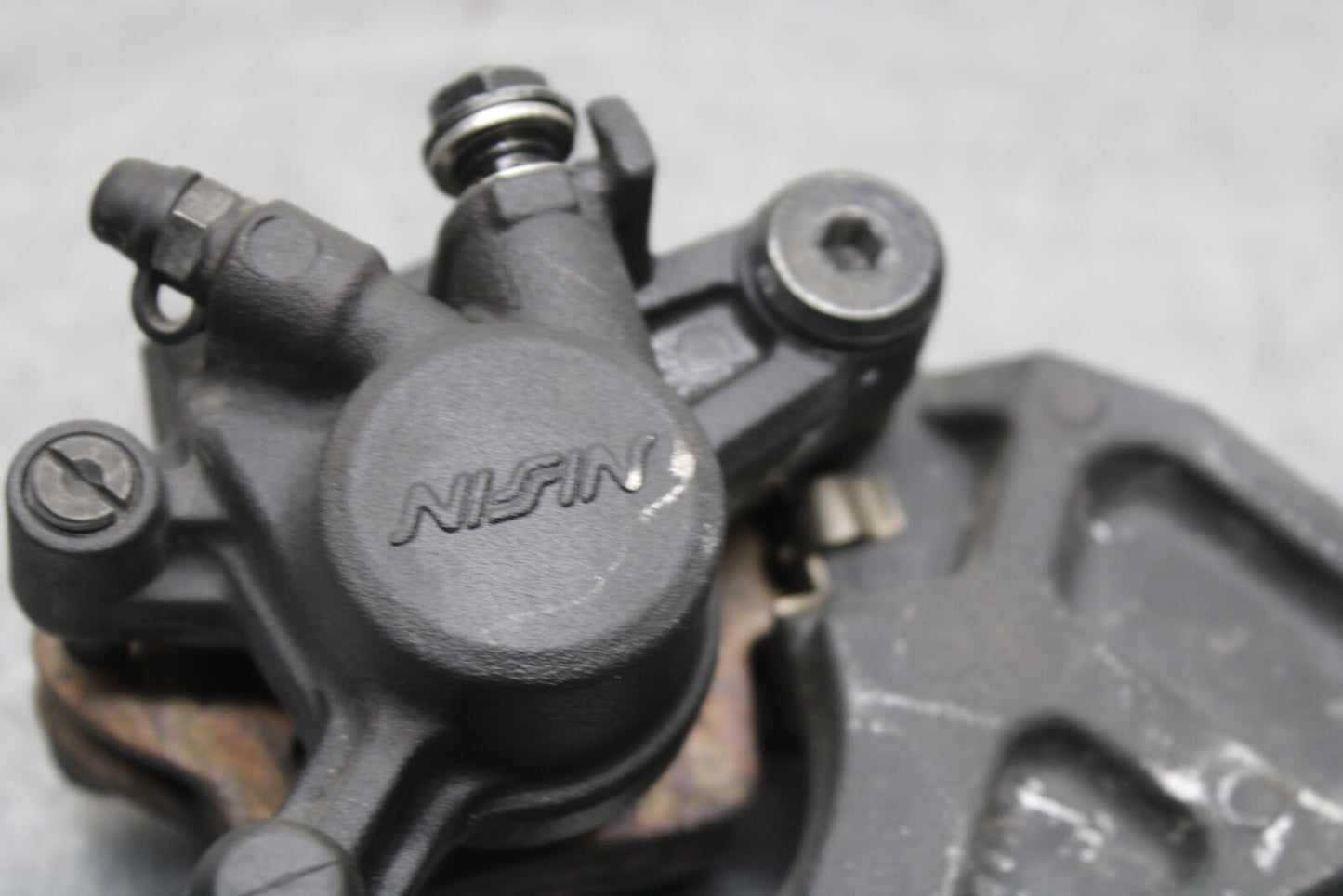 13-17 KAWASAKI NINJA ZX6R ZX636E REAR BACK BRAKE CALIPER W MOUNT BRACKET BB735