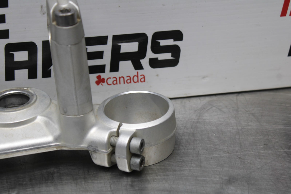 15 TRIUMPH TIGER 800 FORKS UPPER TRIPLE TREE CLAMP BB873
