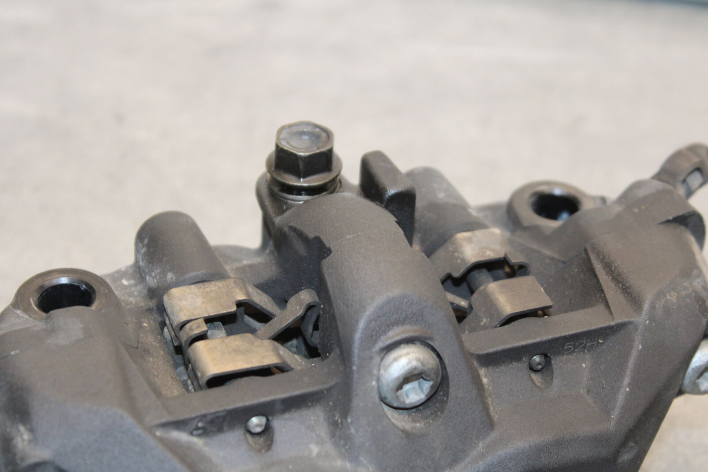 05-06 HONDA CBR600RR RIGHT LEFT FRONT BRAKE CALIPER SET PAIR CALIPERS BB655