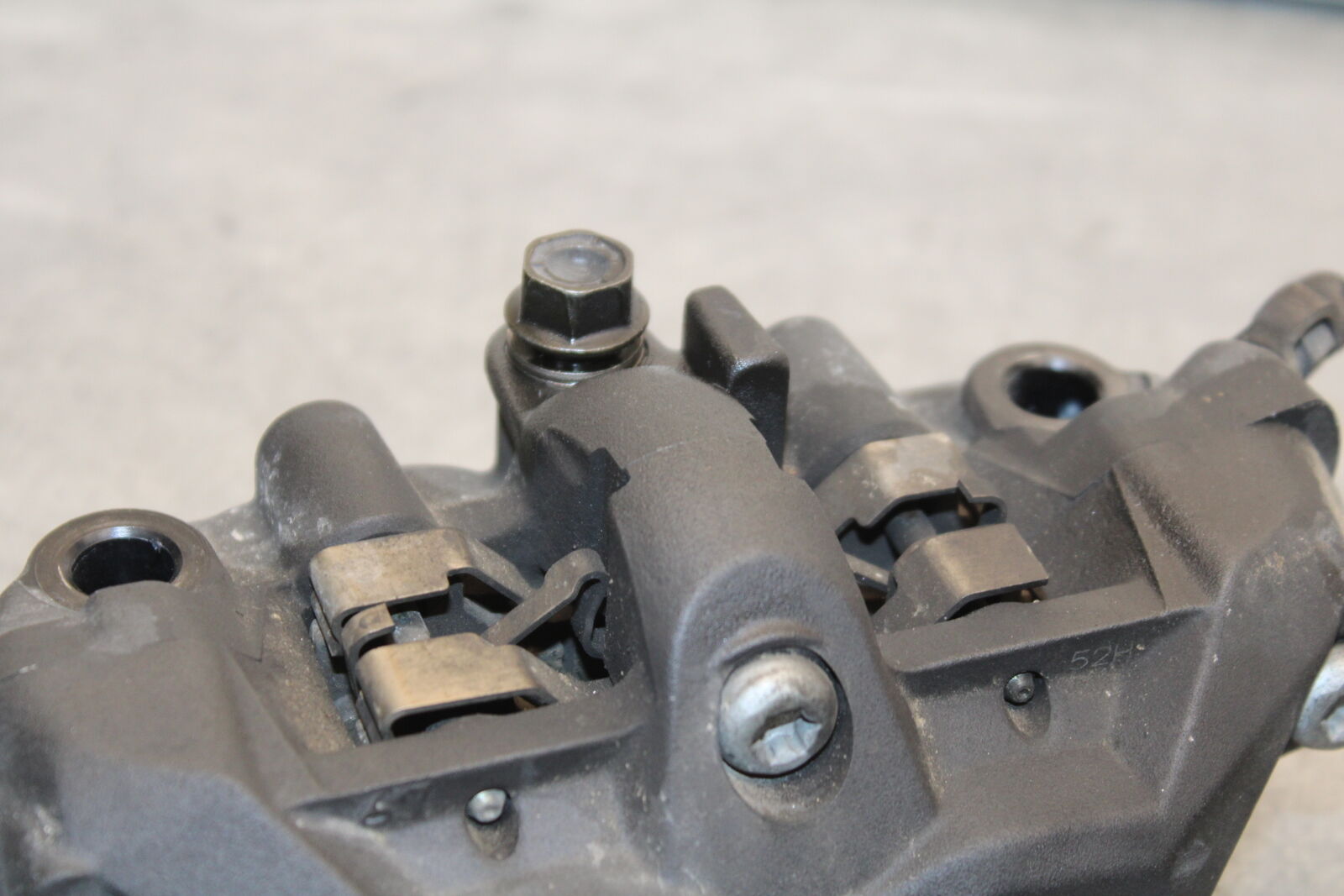 05-06 HONDA CBR600RR RIGHT LEFT FRONT BRAKE CALIPER SET PAIR CALIPERS BB655