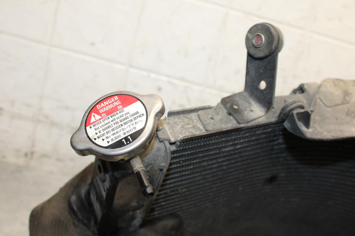 2006 Yamaha YZF R6 ENGINE RADIATOR MOTOR COOLER COOLING RADIATER BB560