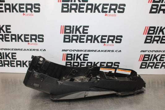 23-24 YAMAHA MT-07 REAR BACK TAIL UNDERTAIL BATTERY TRAY PLASTIC BB194