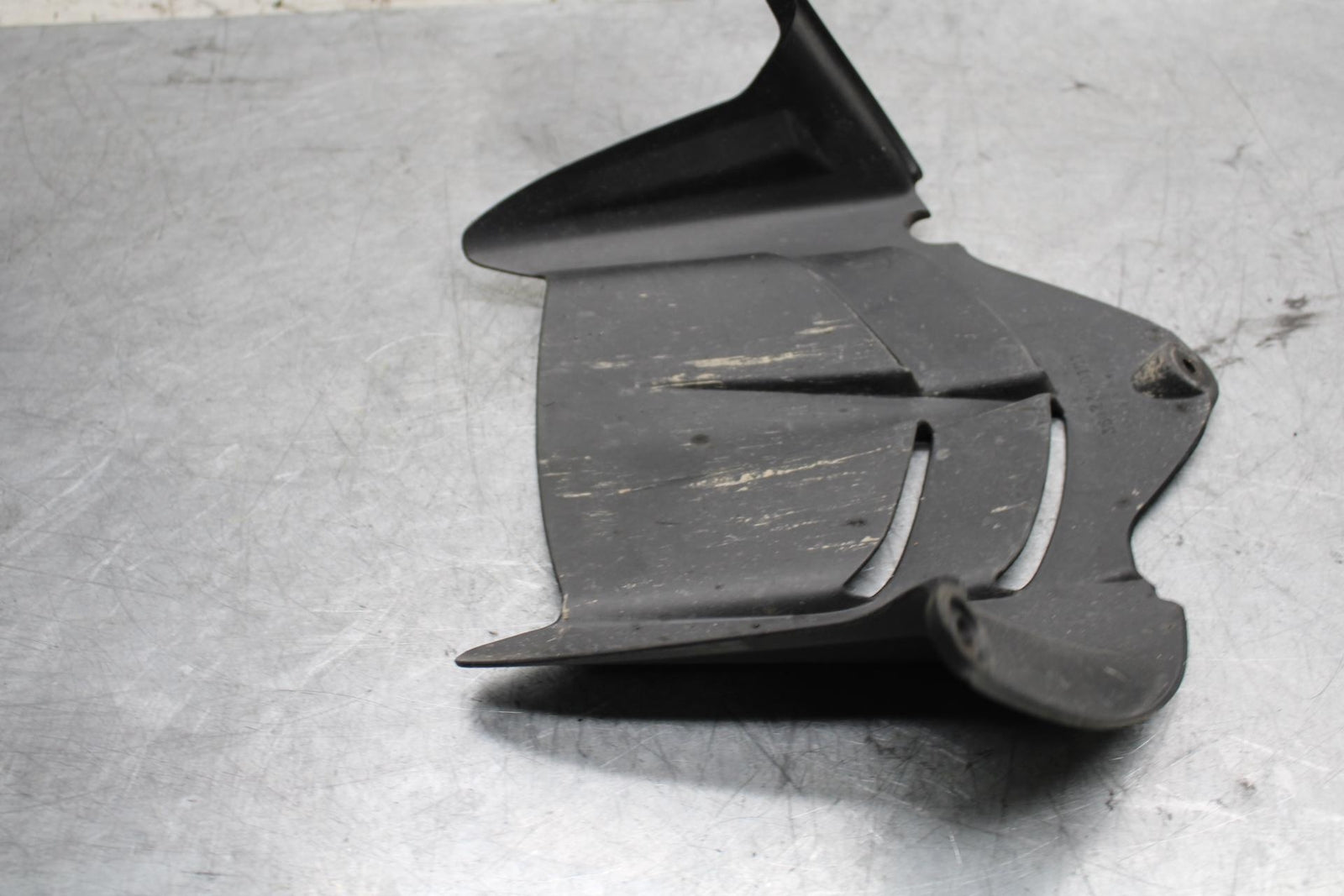 2009 Kawasaki Ninja ZX6R ZX600R REAR  WHEEL TIRE HUGGER FENDER  BB548