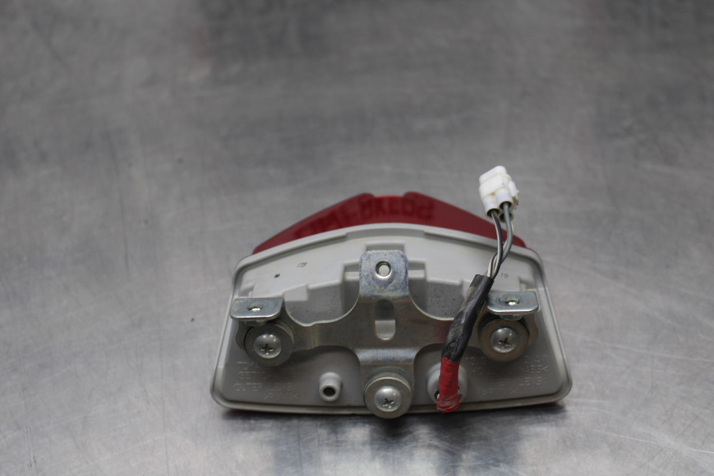 11-22 SUZUKI GSXR 600  REAR TAIL TAILLIGHT BACK BRAKE LIGHT BB193