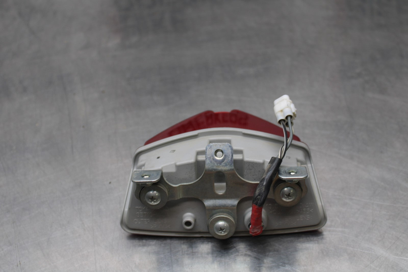 11-22 SUZUKI GSXR 600  REAR TAIL TAILLIGHT BACK BRAKE LIGHT BB193