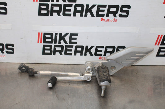 09 KAWASAKI CONCOURS 14 ZG1400B LEFT REARSET REAR SET FOOT PEG W SHIFTER BB875