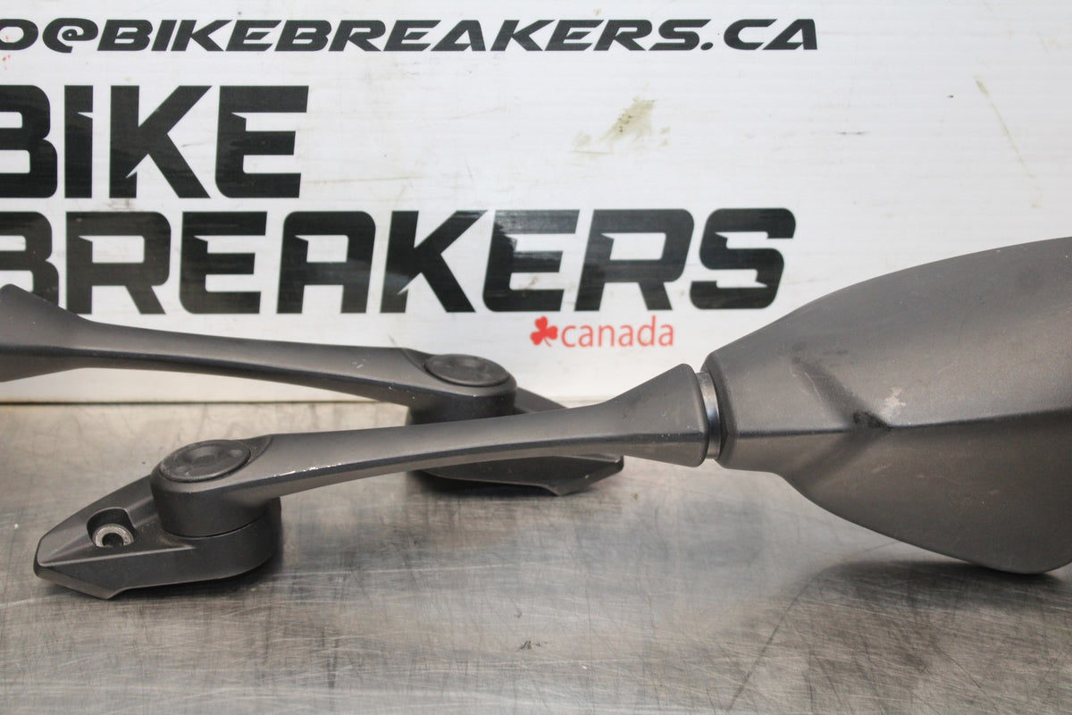 18 SUZUKI GSXR1000 REAR VIEW MIRROR SET PAIR MIRRORS BB642