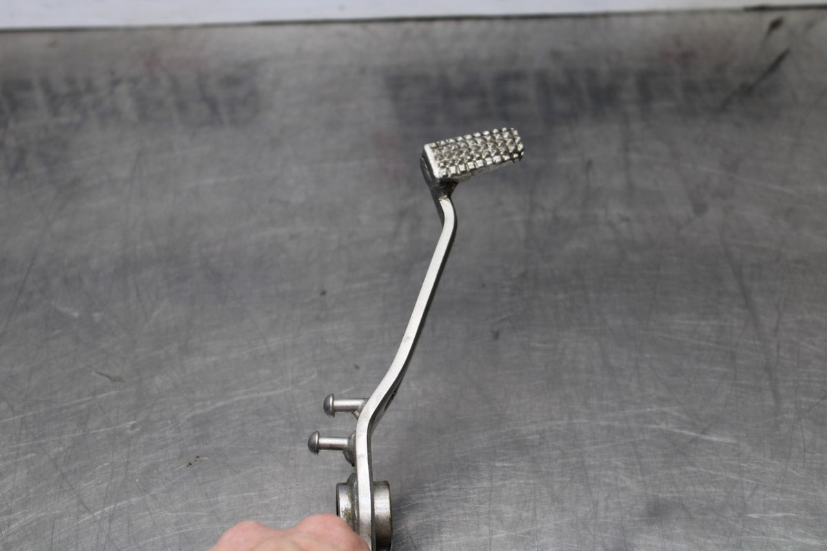 25 KAWASAKI Z900 RIGHT REARSET BRAKE FOOT PEDAL BB928