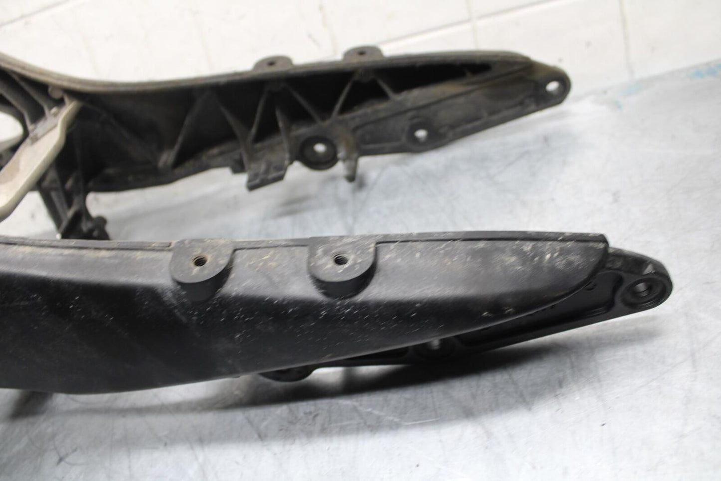 06-07 SUZUKI GSXR 600 REAR SUBFRAME BACK SUB FRAME BB499