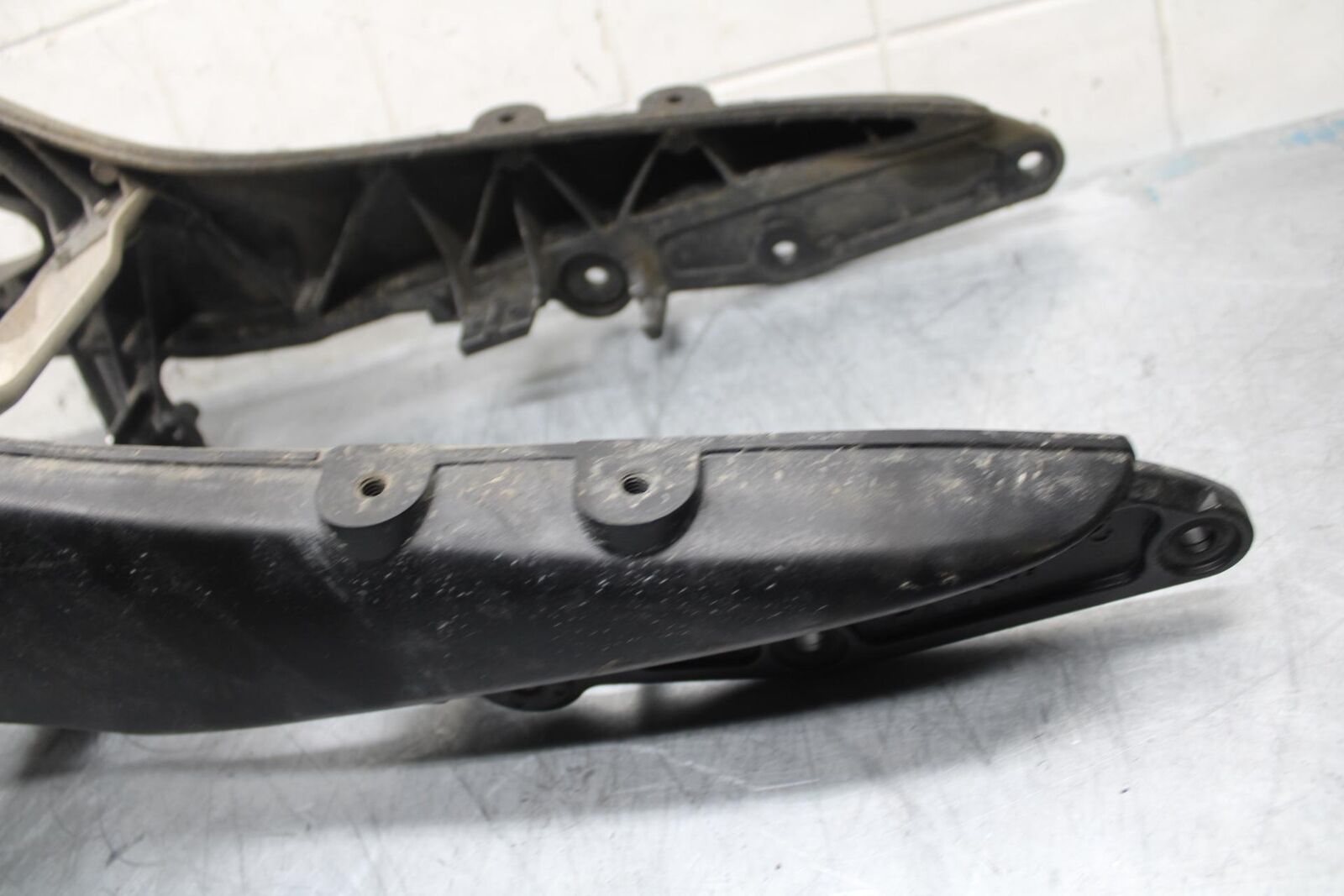06-07 SUZUKI GSXR 600 REAR SUBFRAME BACK SUB FRAME BB499
