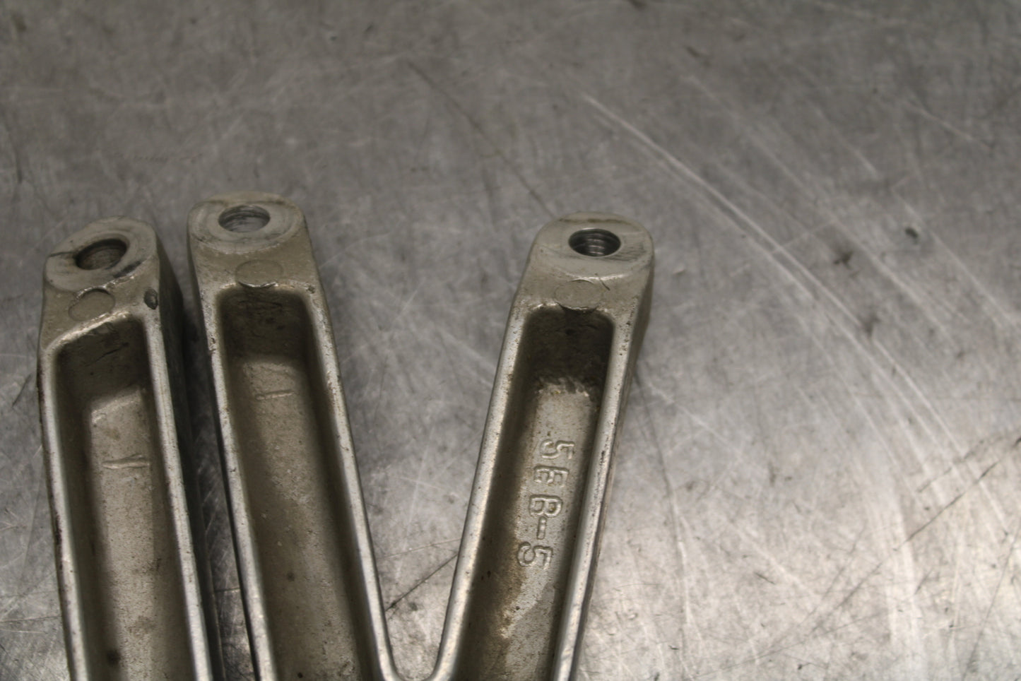 08-16 YAMAHA YZF R6 REAR BACK PASSENGER PEG SET PAIR BB131