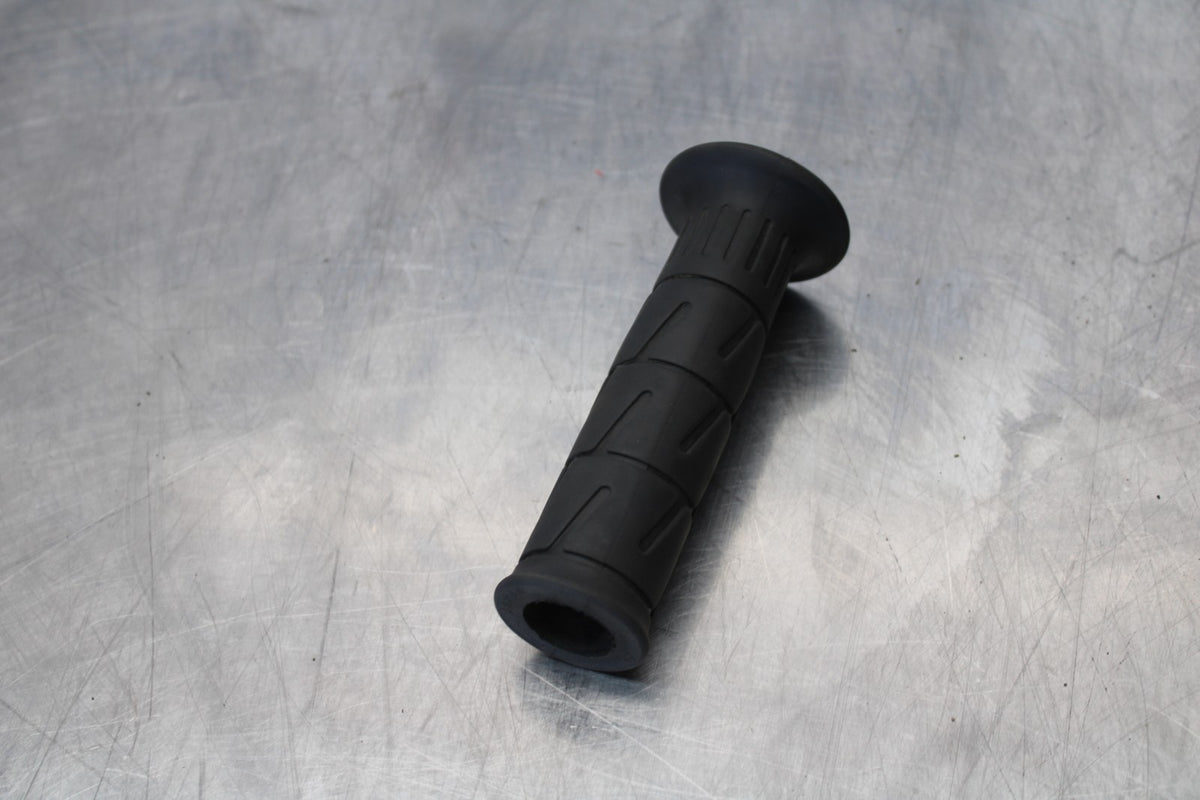 07-08 KAWASAKI NINJA ZX6R RIGHT THROTTLE GRIP BB175