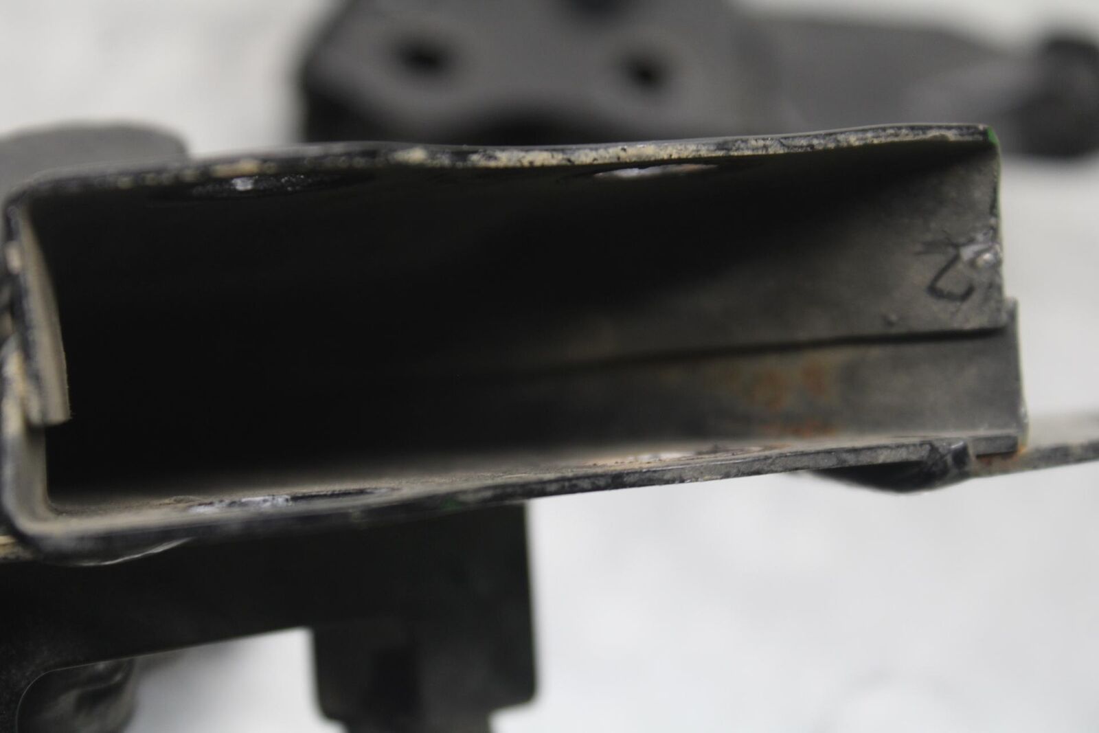 2009 Kawasaki Ninja 250R EX250J ENGINE MOUNT MOTOR BRACKET BB87