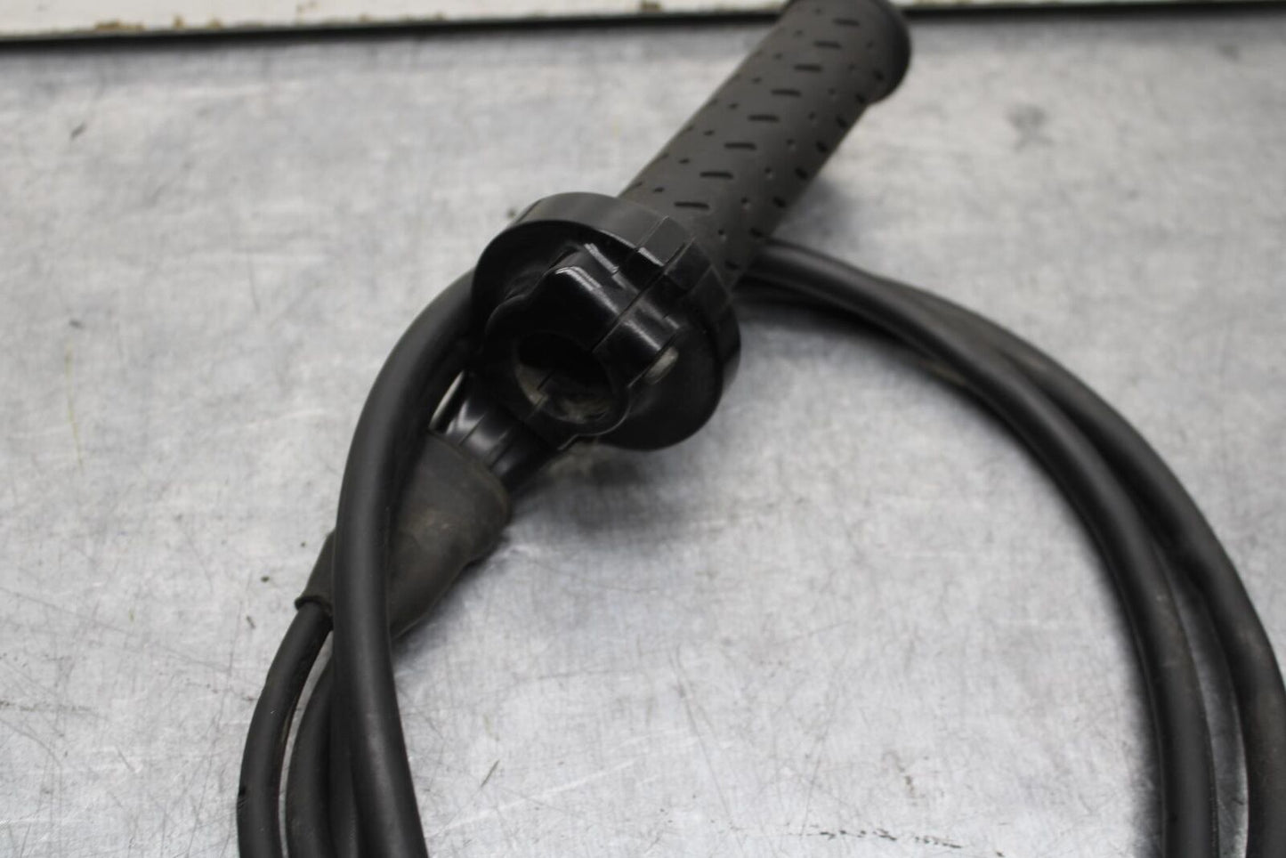08-11 TRIUMPH SPEED TRIPLE RIGHT THROTTLE GRIP CABLE BB102