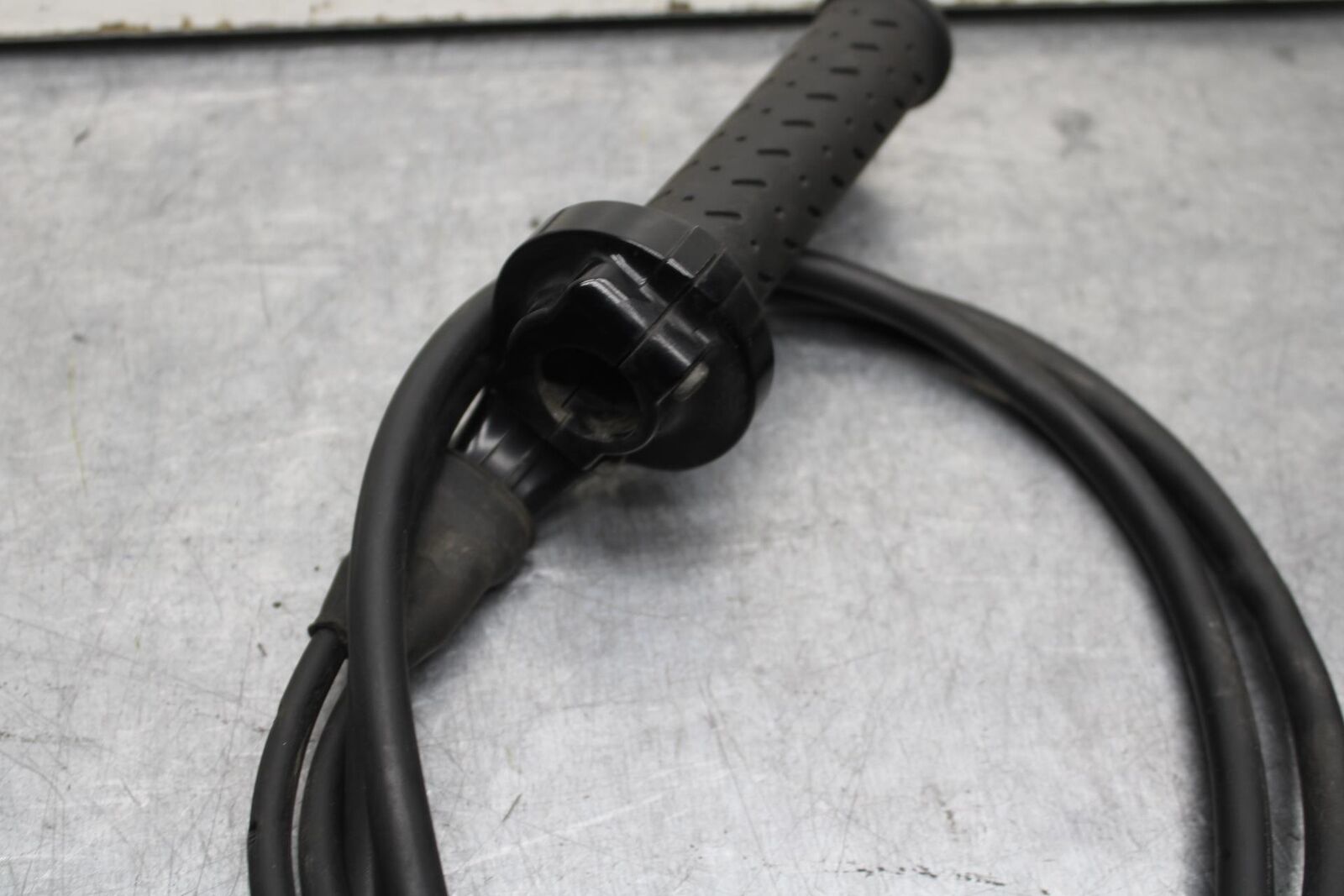 08-11 TRIUMPH SPEED TRIPLE RIGHT THROTTLE GRIP CABLE BB102