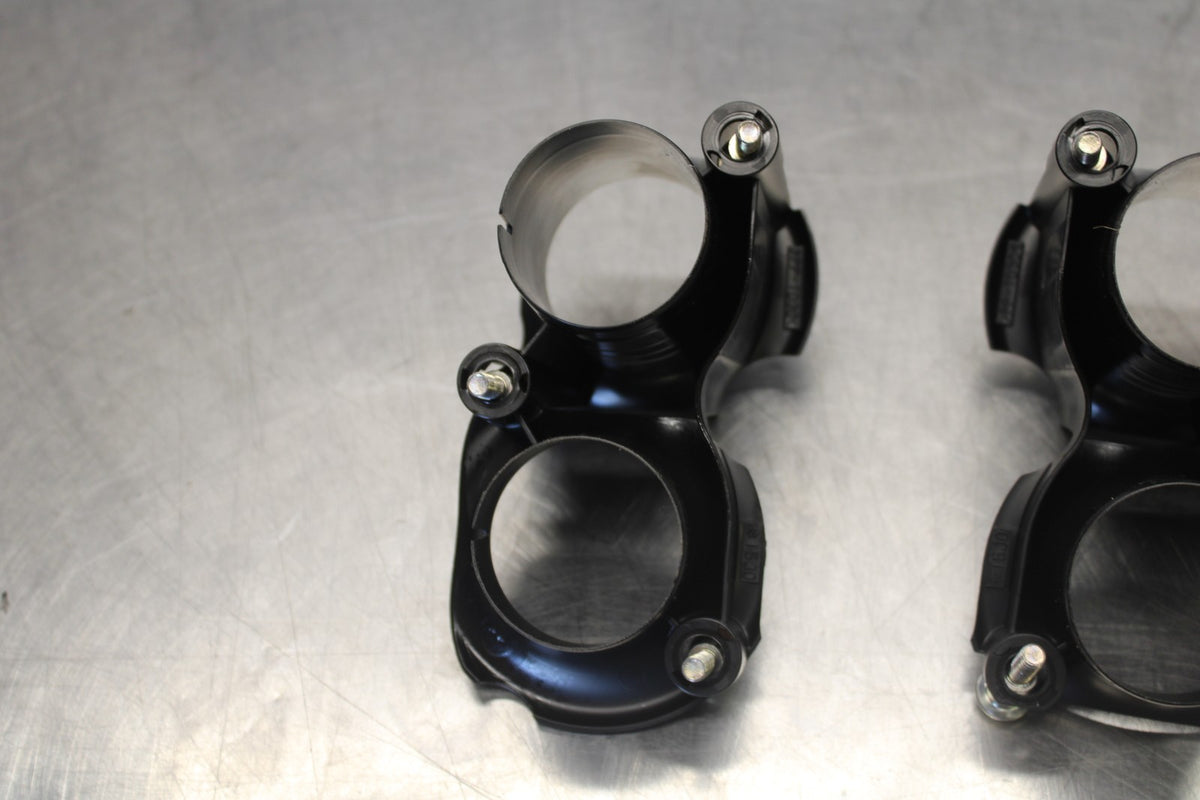 18 SUZUKI GSXR750 AIRBOX INTAKE VELOCITY STACKS BB891