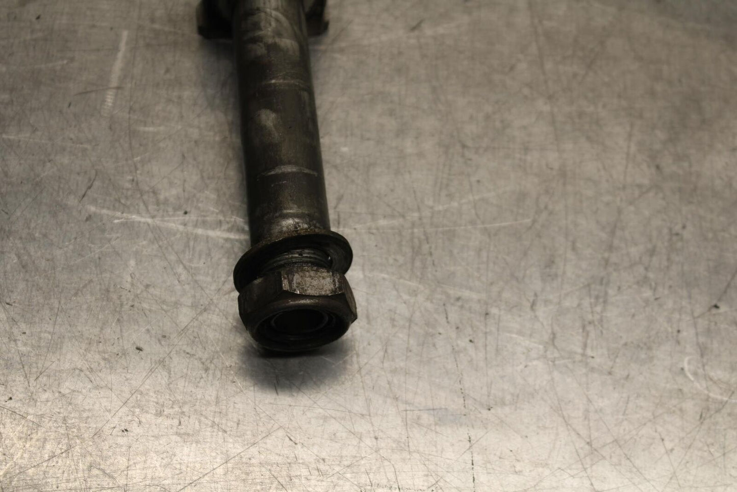05-06 HONDA CBR600RR REAR AXLE BACK WHEEL RIM BOLT AXEL 42301-MEE-D00 BB624