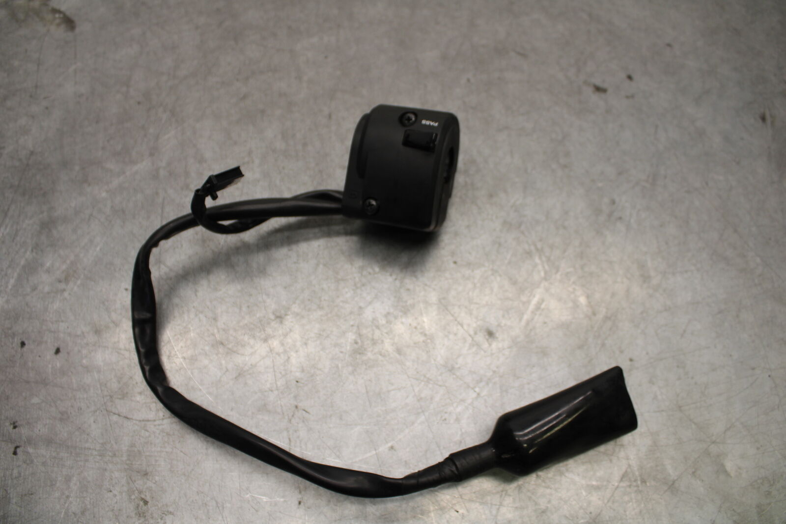 18-23 KAWASAKI NINJA 400 LEFT CLIP ON HANDLE HORN SIGNALS SWITCH SWITCHES BB660