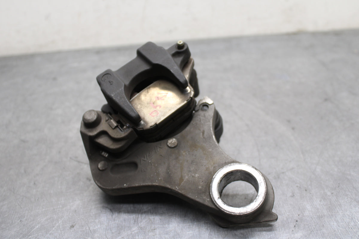 04-05 YAMAHA YZF R1 REAR BACK BRAKE CALIPER W MOUNT BRACKET BB131