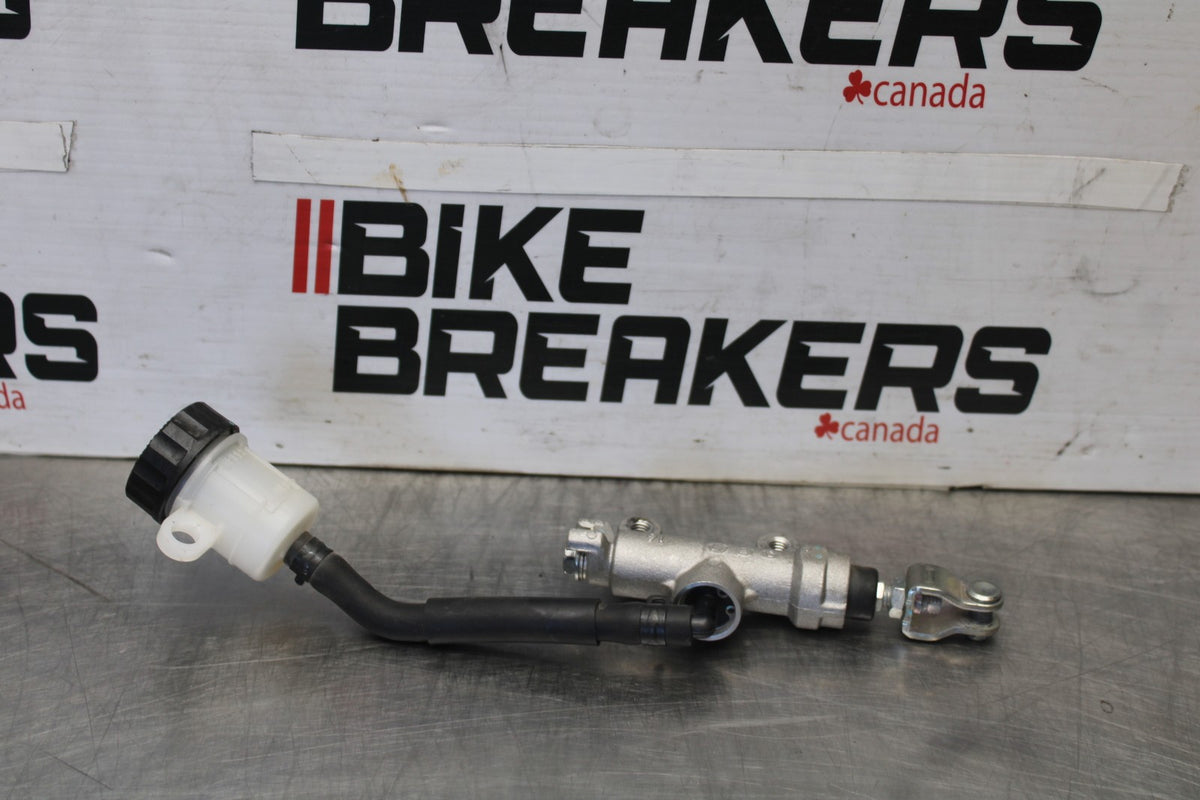 23 KAWASAKI NINJA 650 EX650 REAR BACK BRAKE MASTER CYLINDER W RESERVOIR BB920