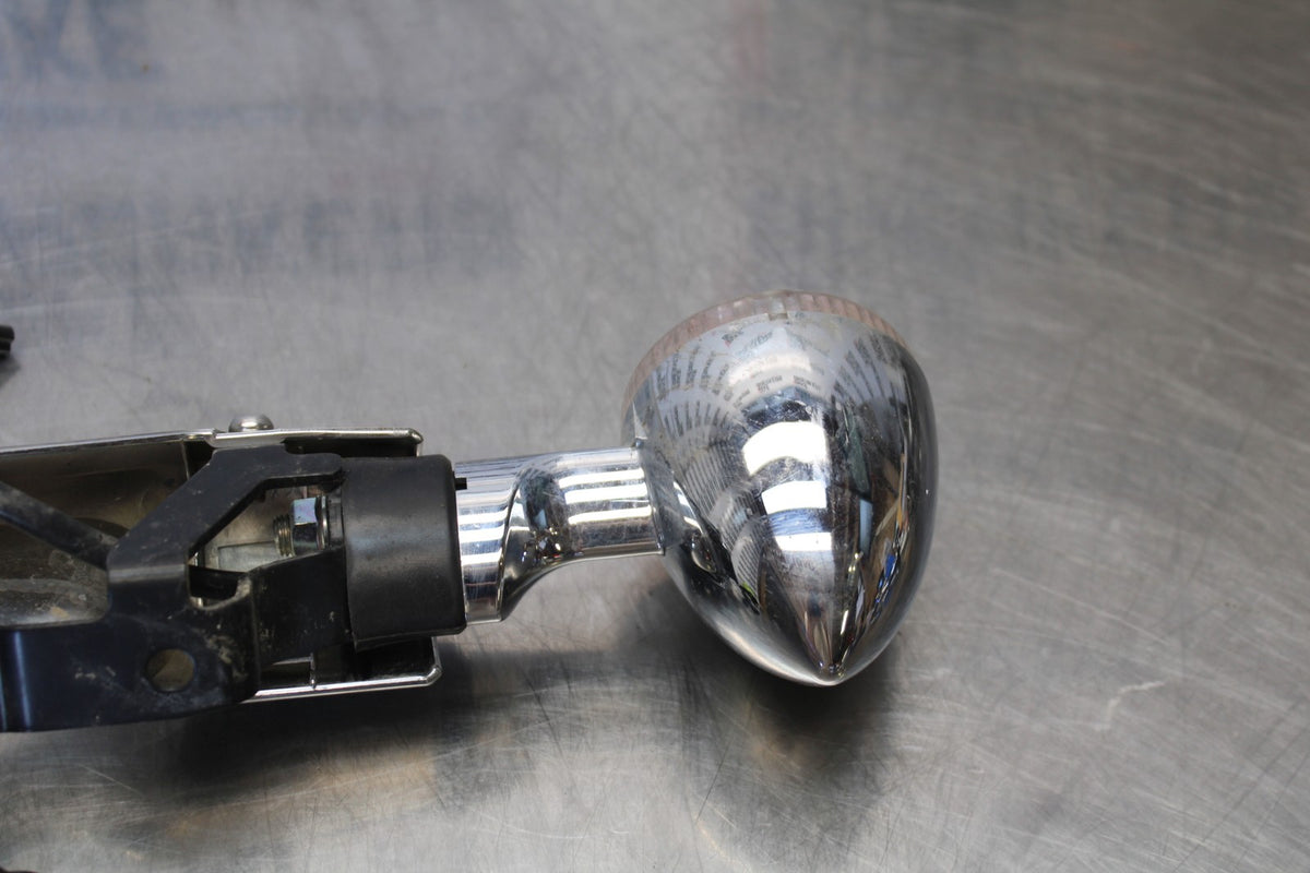 09 YAMAHA V STAR 950 FRONT TURN SIGNAL BAR MOUNT & LIGHTS BB172