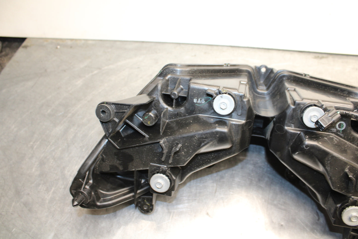 19-23 KAWASAKI NINJA ZX6R FRONT HEADLIGHT HEAD LIGHT LAMP BB749