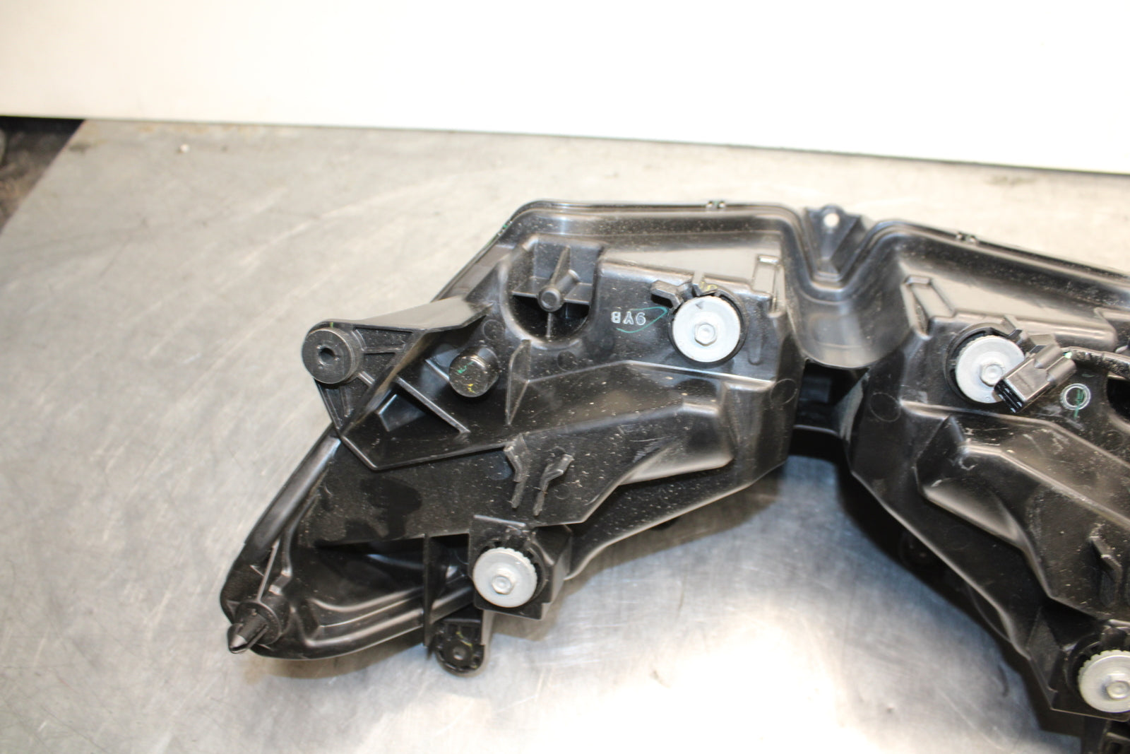 19-23 KAWASAKI NINJA ZX6R FRONT HEADLIGHT HEAD LIGHT LAMP BB749