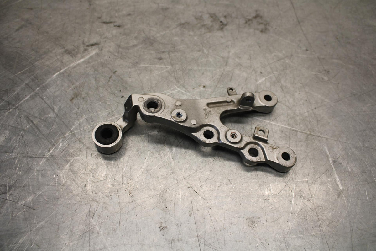 2008 Yamaha YZF R6 RIGHT REARSET REAR SET DRIVER FOOT PEG REST STOP BB521